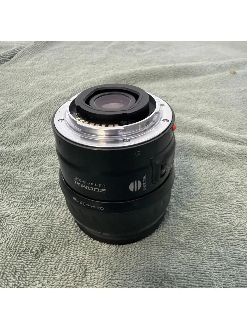 Minolta Maxxum AF zoom Xi 28-105mm f/3.5-4.5 AF Lens